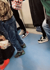 众目睽睽|搞笑GIF：这是不是传说的老不正经