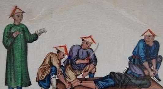 古代犯人被腰斩,为何家属还要笑着给刽子手递钱原因超乎想象 - 看看