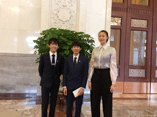 这是|搞笑GIF:这是什么车啊!我记住了!以后不能买!