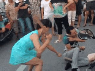 妹子|爆笑GIF: 妹子, 你表情用得着这么夸张吗