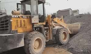 这是|搞笑GIF: 这饭做的大妈都看不下去了