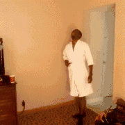 新郎|搞笑GIF趣图：看新娘表情，新郎有麻烦了