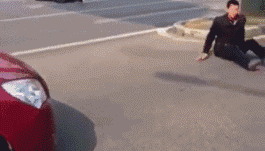 差劲|搞笑GIF趣图:哥们，你的天下第一刀，质量也太差劲了吧！