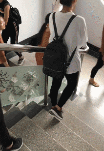 孰不可忍|搞笑GIF：这是在洗车吗？