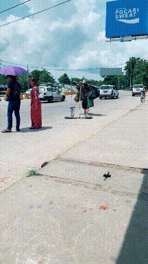 这是|搞笑gif段子:小伙子,一起来吧,你的球鞋已经出卖你了