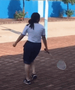 下次|搞笑GIF:别哭了!你看,弟弟都让你亲了!