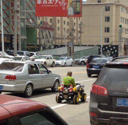 幽默笑话|幽默笑话:初入社会,给一个单位送鲜花……