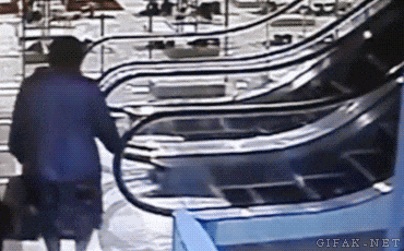 姐姐|搞笑GIF: 别走姐姐, 我就跟你聊聊天, 不抢你吃的