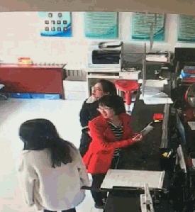 区别|你和RMB玩家的区别就在于,一个是真没钱,另一个有钱没处花!