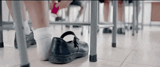 怪怪|爆笑GIF: 这场景总觉得哪里怪怪的