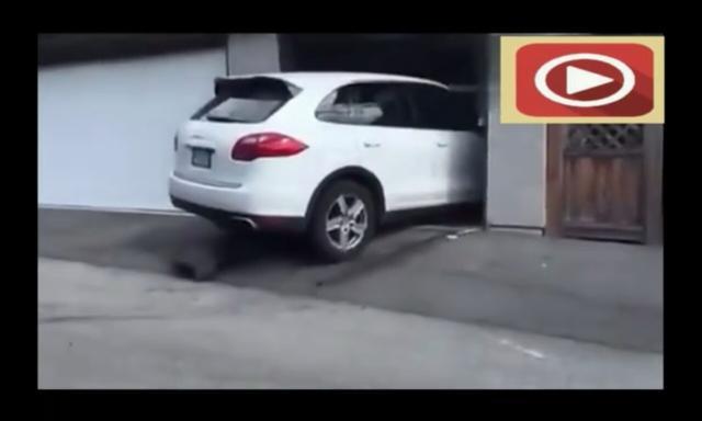 司机|美女司机开霸气豪车卡宴入库，大妈看她的车技要哭