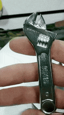 孩子|GIF搞笑趣图:孩子反应太慢了,看起来真是太可爱了!