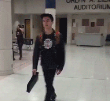 老家|搞笑GIF：回了次老家，带回的中药！