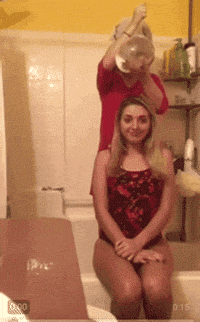 文艺表演|搞笑GIF图：本以为去吃酒席，没想到是大型文艺表演！