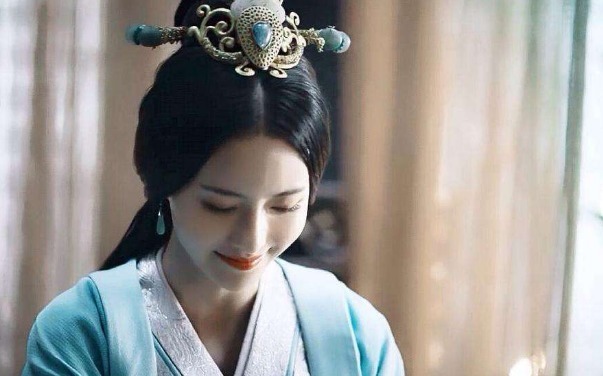 曹丕的皇后,甄宓被称作三国第一美人,她是一个什么样的人呢 - 看看