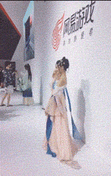 松鼠|搞笑GIF:松鼠:大哥能不能放了我啊,我真的不是老鼠