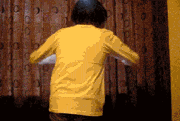 一刹那|搞笑GIF:当她回头的那一刹那我差点吐出来了