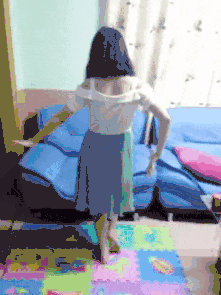 小朋友|搞笑gif趣图：我家主子，莫名其妙就嗨起来了，我不像伺候了