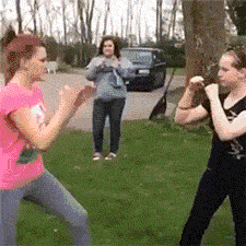 段子|爆笑gif图：姑娘，不就打个鼓嘛，至于漂亮成这样吗？