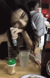 新郎|搞笑GIF趣图:结婚真心不容易啊，每次新郎新娘都会被玩坏！