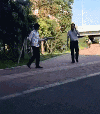 妹子|我怀疑这位妹子是没有脑子得, 只知道卖萌装傻