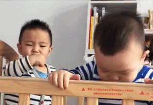 兄弟|搞笑GIF趣图：妹纸你这是练的什么神功？好腰力！