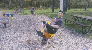 经费|搞笑GIF动态图：“让你皮，还皮不？”