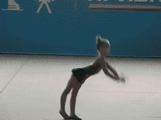 这一下|搞笑GIF:小家伙是软,折叠这一下最厉害