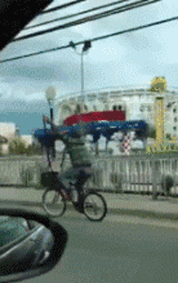 姑娘|搞笑GIF趣图:姑娘，你的舞姿很好看，把自己都迷倒了姑娘！