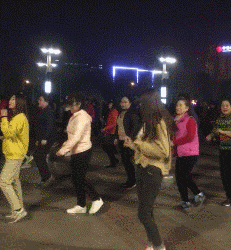 兄弟|搞笑GIF趣图:妹纸你这是练的什么神功?好腰力!