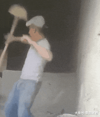 鞋子|搞笑GIF:我这鞋子不行,需要换一个,等一会我再上台!