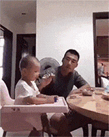 水管|搞笑gif: ?这要是不会劈叉, 还真应付不过来