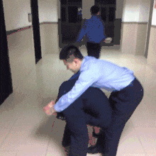 对劲|搞笑GIF:不练了,感觉后面不对劲!!