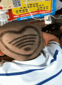 两个|搞笑GIF：你们两个真有意思，也不喝酒，这个玩一下午！