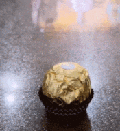 心坎|搞笑gif趣图：看看我是怎么让爱车如命的人借车的，一定要说到对方心坎里才行