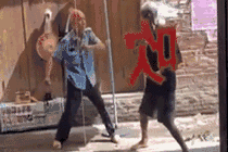 张三|表姐是女警,早上顺路开警车带上自己去公司,可没想刚到公司门口