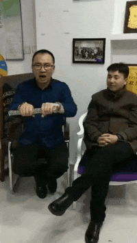 情书|搞笑GIF:我真的不想让抱着,我只是想下来跑一会!