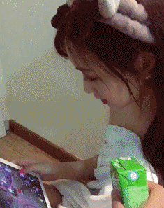 妹子|搞笑GIF图片来袭:我们的内涵你不懂