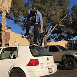 眼熟|搞笑GIF：妹子，你这碗怎么越看越眼熟呢？