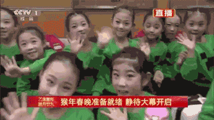 女朋友|搞笑GIF:睡觉带娃两不误,嘘,让我先眯一会儿