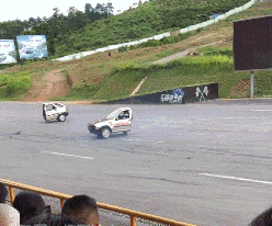 行行出状元|爆笑GIF: 二个轮的汽车