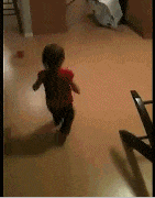 不亦乐乎|搞笑GIF: 熊孩子玩的真是不亦乐乎，这奶爸也真是会玩啊