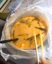 鸡蛋|搞笑GIF图：受委屈的二狗子，表情太丰富了