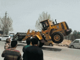 节奏感|搞笑gif动图:这么大的车,居然玩出节奏感了!