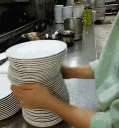 鸡蛋|搞笑GIF图：受委屈的二狗子，表情太丰富了