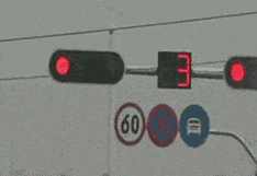 鞋底|搞笑GIF图：这个红灯竟有一分多钟时间，绿灯竟然才一秒