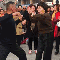 魔术|GIF搞笑趣图:这魔术是怎么玩的?你能教教我吗?太厉害了!