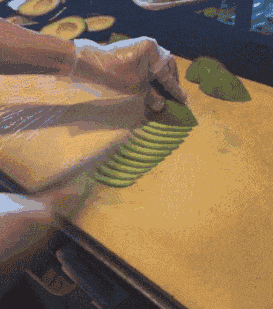 刀工|搞笑GIF:你这刀工太厉害了,竟然可以切的这么薄!