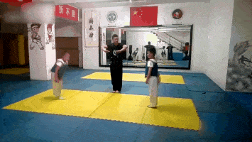 妹子|搞笑GIF动图： 妹子, 你别想跑了