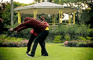 这是|搞笑GIF: 这饭做的大妈都看不下去了